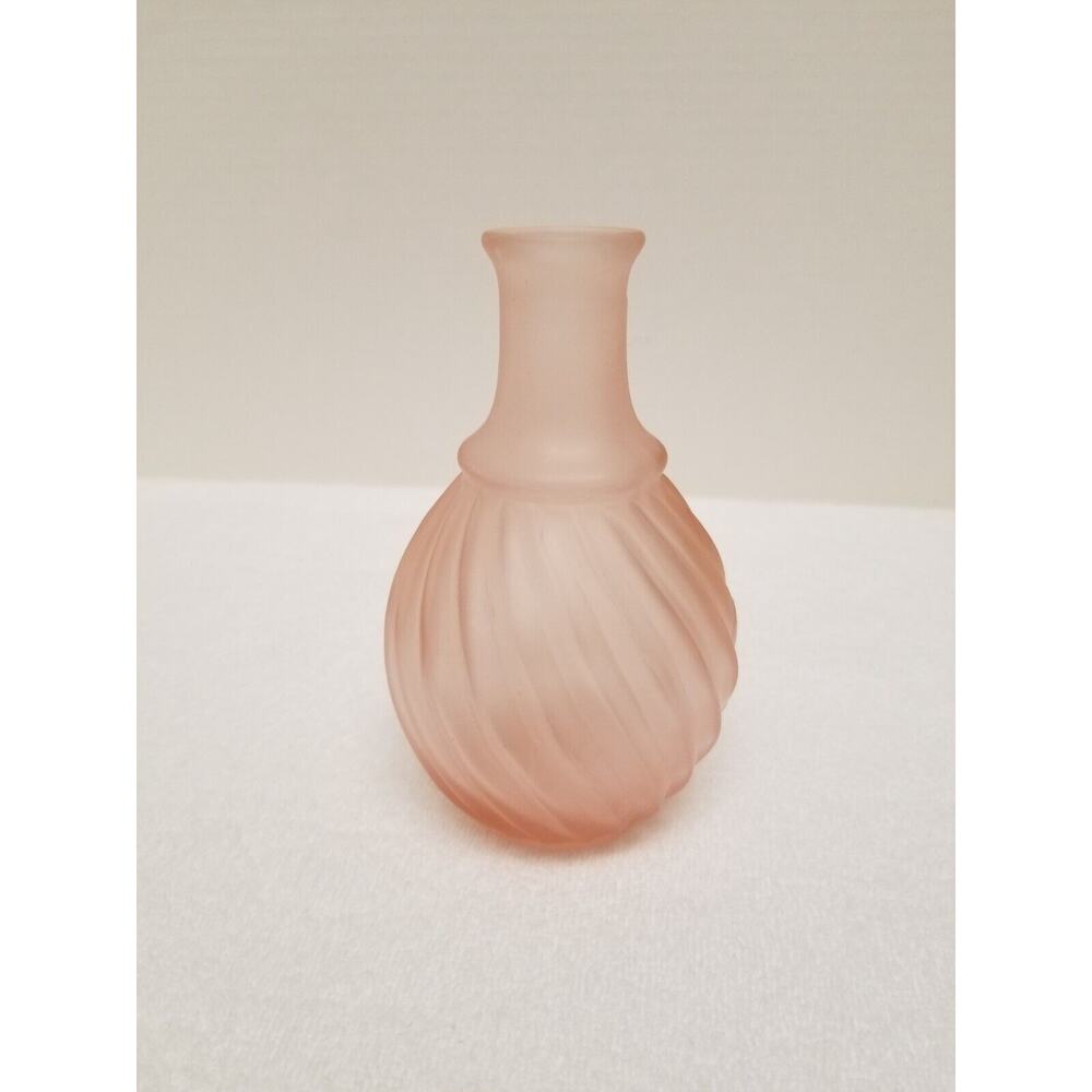Vintage pink frosted swirl vase 6.5 tall x 4 wide item 193